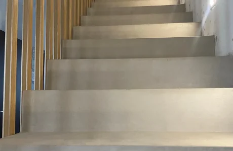 Tartós beton lépcső mikrocementtel